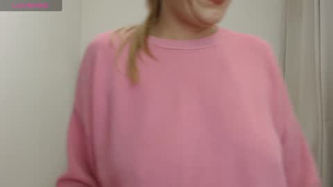 Snapshot of hott_eryka chatting on February 2025 05:29:01 AM Eryka online show from February 2025 05:29:01 AM