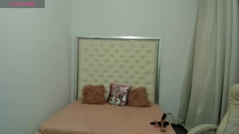 Snapshot of hott_eryka chatting on October 2025 09:19:02 AM Eryka online show from October 2025 09:19:02 AM