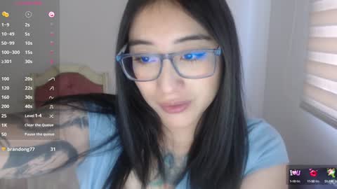 Snapshot of hottbee1 chatting on December 2024 12:16:02 PM AMY online show from December 2024 12:16:02 PM