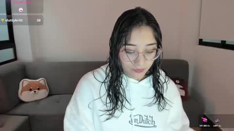 Snapshot of hottbee1 chatting on March 2025 06:05:02 PM AMY online show from March 2025 06:05:02 PM