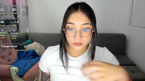 Snapshot of hottbee1 chatting on September 2025 06:19:02 PM AMY online show from September 2025 06:19:02 PM