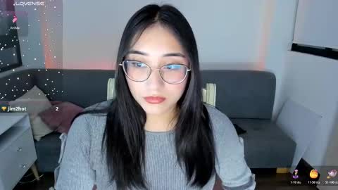 Snapshot of hottbee1 chatting on November 2025 09:59:02 PM AMY online show from November 2025 09:59:02 PM