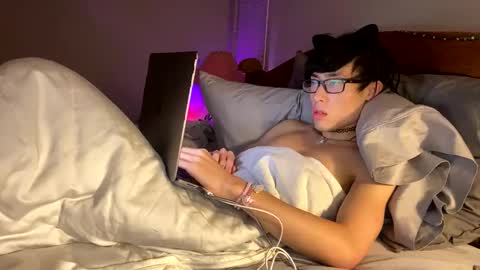 hottiewithabody101 online show from June 2026 01:28:02 AM