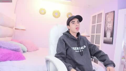 hottiie_guy online show from November 2025 12:16:02 PM