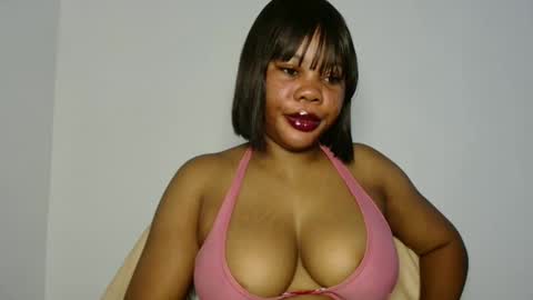 hotty_lora889 online show from April 2026 07:37:02 AM