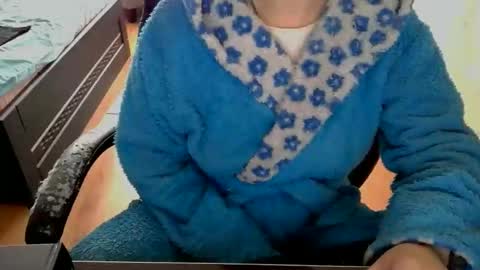 Snapshot of hotty_mary chatting on April 2026 09:25:01 AM Mary online show from April 2026 09:25:01 AM