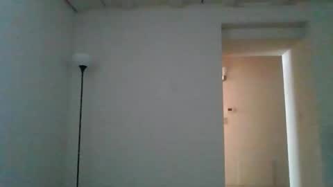 hotwhitedude2026 online show from June 2026 05:18:02 PM