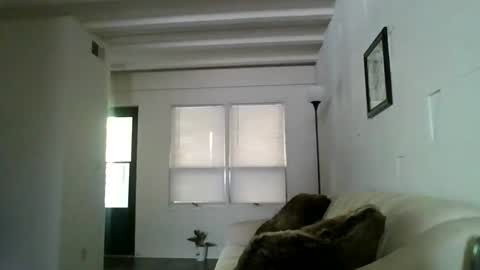 hotwhitedude2026 online show from June 2026 12:00:02 AM