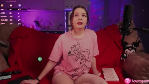 Mia online show from December 2025 04:59:02 PM