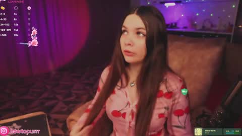 Mia online show from April 2026 05:17:02 PM