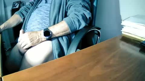 Snapshot of hpeter111 chatting on September 2025 09:07:02 PM Peter online show from September 2025 09:07:02 PM