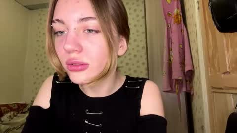 Snapshot of hsiuscherich chatting on November 2025 10:26:02 AM hsiuscherich online show from November 2025 10:26:02 AM