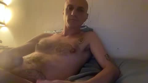 Hug online show from October 2025 06:41:02 PM