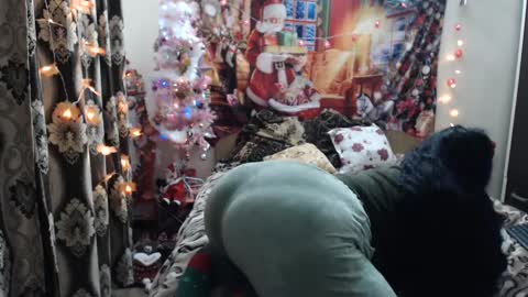 hugeassdevil online show from December 2024 05:02:01 AM