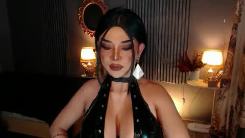 Christine online show from December 2025 06:34:02 PM