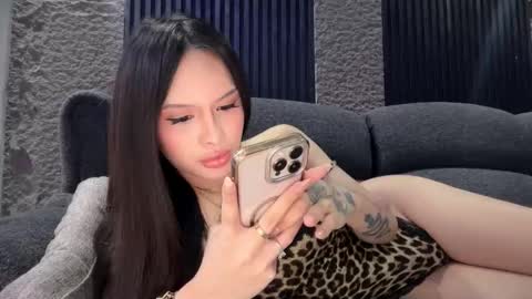 Tine Castillo online show from November 2025 03:16:02 PM