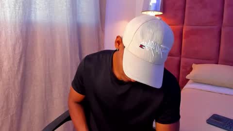 Hugo Cano online show from November 2025 07:38:02 PM