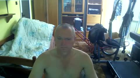 Snapshot of humiliatedhugo chatting on June 2026 07:40:01 AM HumiliatedHUGO online show from June 2026 07:40:01 AM