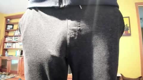 Big uncut cock dripping online show from December 2024 10:56:01 PM