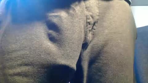 Snapshot of hung_hot_fit10 chatting on April 2026 09:05:01 PM Big uncut cock dripping online show from April 2026 09:05:01 PM