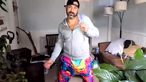 hungitalian40 online show from April 2026 04:42:02 PM