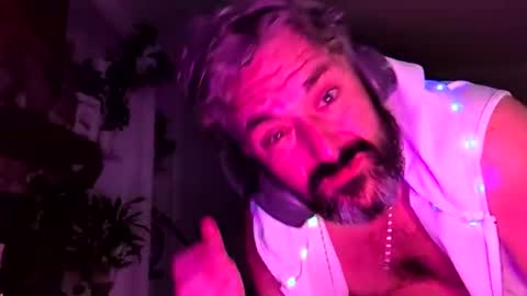 hungitalian40 online show from June 2026 08:43:02 PM