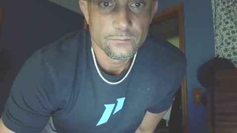 hunglikeray2286 online show from May 2026 05:15:01 AM
