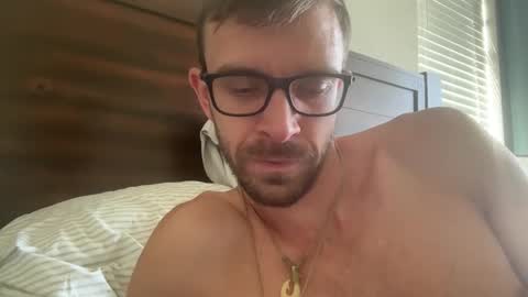 Snapshot of hungrunner24 chatting on June 2026 03:01:02 PM hungrunner24 online show from June 2026 03:01:02 PM