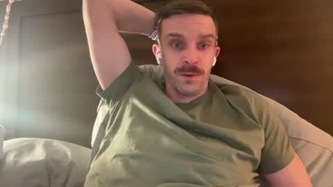 Snapshot of hungrunner24 chatting on July 2026 02:52:02 AM hungrunner24 online show from July 2026 02:52:02 AM