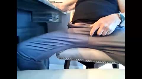 hungryluver online show from April 2026 03:18:02 PM