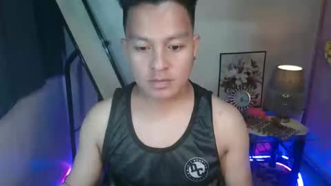 Snapshot of hunk_danny chatting on March 2025 08:29:02 PM hunk_danny online show from March 2025 08:29:02 PM