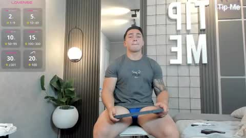 hunk_ryan online show from February 2025 12:24:01 PM