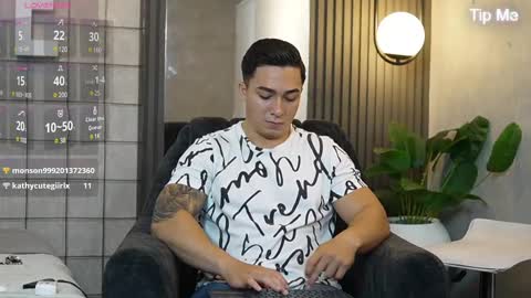hunk_ryan online show from February 2025 03:19:01 PM