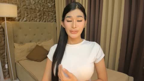 hunkhomerontop online show from October 2025 07:25:01 AM