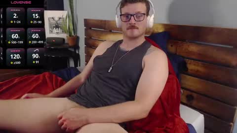 Snapshot of hunky_arthur chatting on February 2025 12:06:02 PM Hunky Arthur online show from February 2025 12:06:02 PM