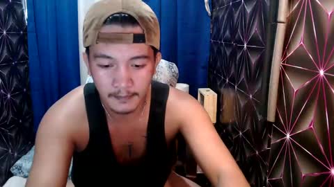 hunkylloyd online show from December 2024 02:44:01 PM