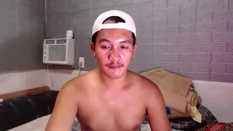 hunkylloyd online show from April 2026 04:46:01 AM