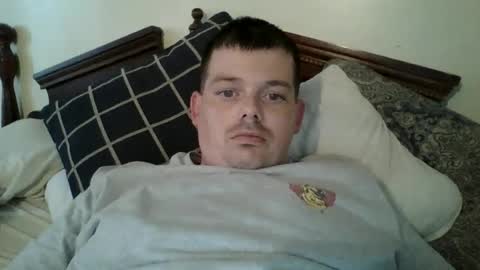 huntdog1221 online show from June 2026 07:39:02 PM