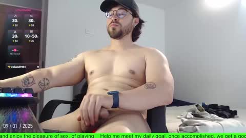 Snapshot of hunter_of_mn chatting on January 2025 01:42:02 AM online show from January 2025 01:42:02 AM