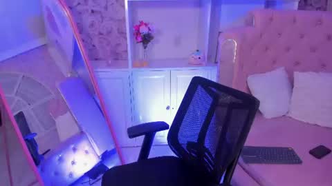Lucas online show from July 2026 04:54:01 AM