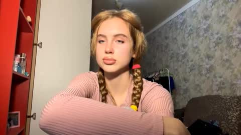 Snapshot of huongbaldinger chatting on November 2025 04:18:01 PM Gloria online show from November 2025 04:18:01 PM