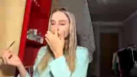 Snapshot of huongbaldinger chatting on November 2025 03:23:02 PM Gloria online show from November 2025 03:23:02 PM