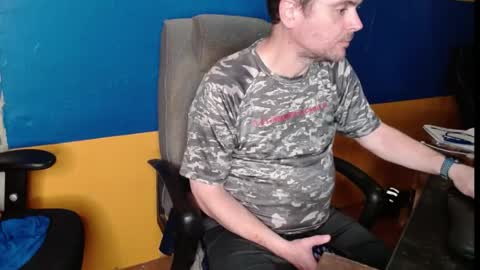 Huskyguy online show from May 2026 03:35:02 AM