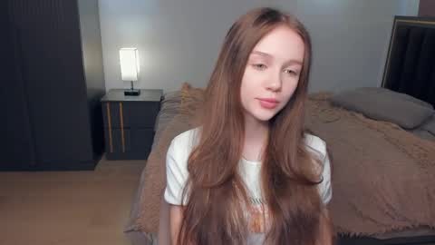 Snapshot of hwadwellingham chatting on April 2026 07:06:02 AM Lily online show from April 2026 07:06:02 AM