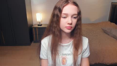 Snapshot of hwadwellingham chatting on April 2026 06:14:01 AM Lily online show from April 2026 06:14:01 AM