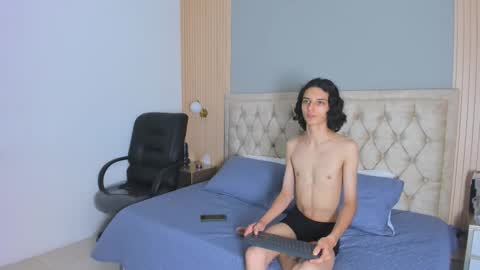 hxxyro online show from February 2026 07:22:01 PM