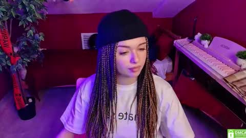 Julia online show from November 2025 09:17:02 PM