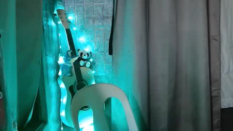 Kim online show from November 2025 04:50:02 PM