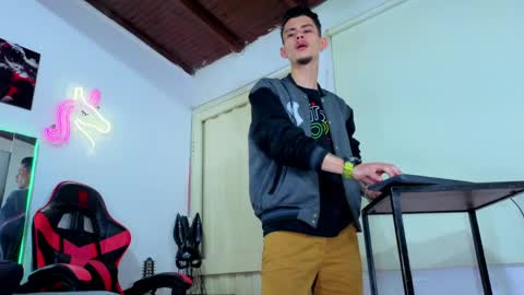 kelvis online show from April 2026 02:51:02 AM