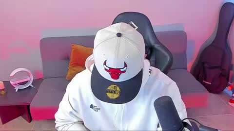 Light online show from July 2026 12:40:01 AM